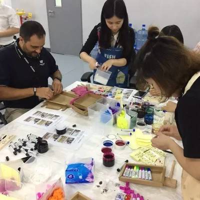 多彩未來，卡特彼勒與你共同繪制——探索企業社會責任中的教育投資新藍圖